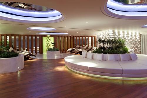 Sauna, steam room, Turkish bath, body treatments, aromatherapy
