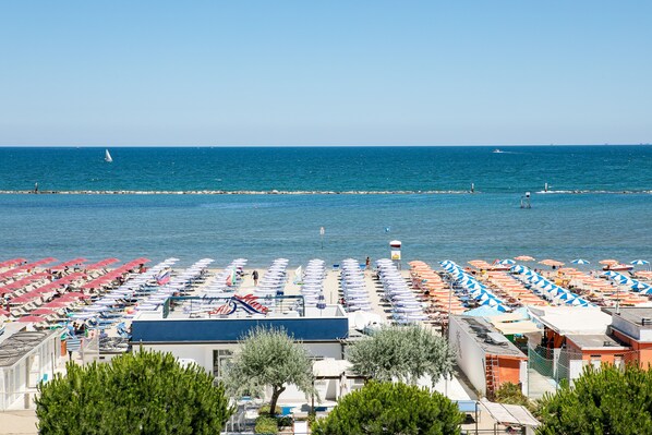 Private beach, sun-loungers, beach umbrellas