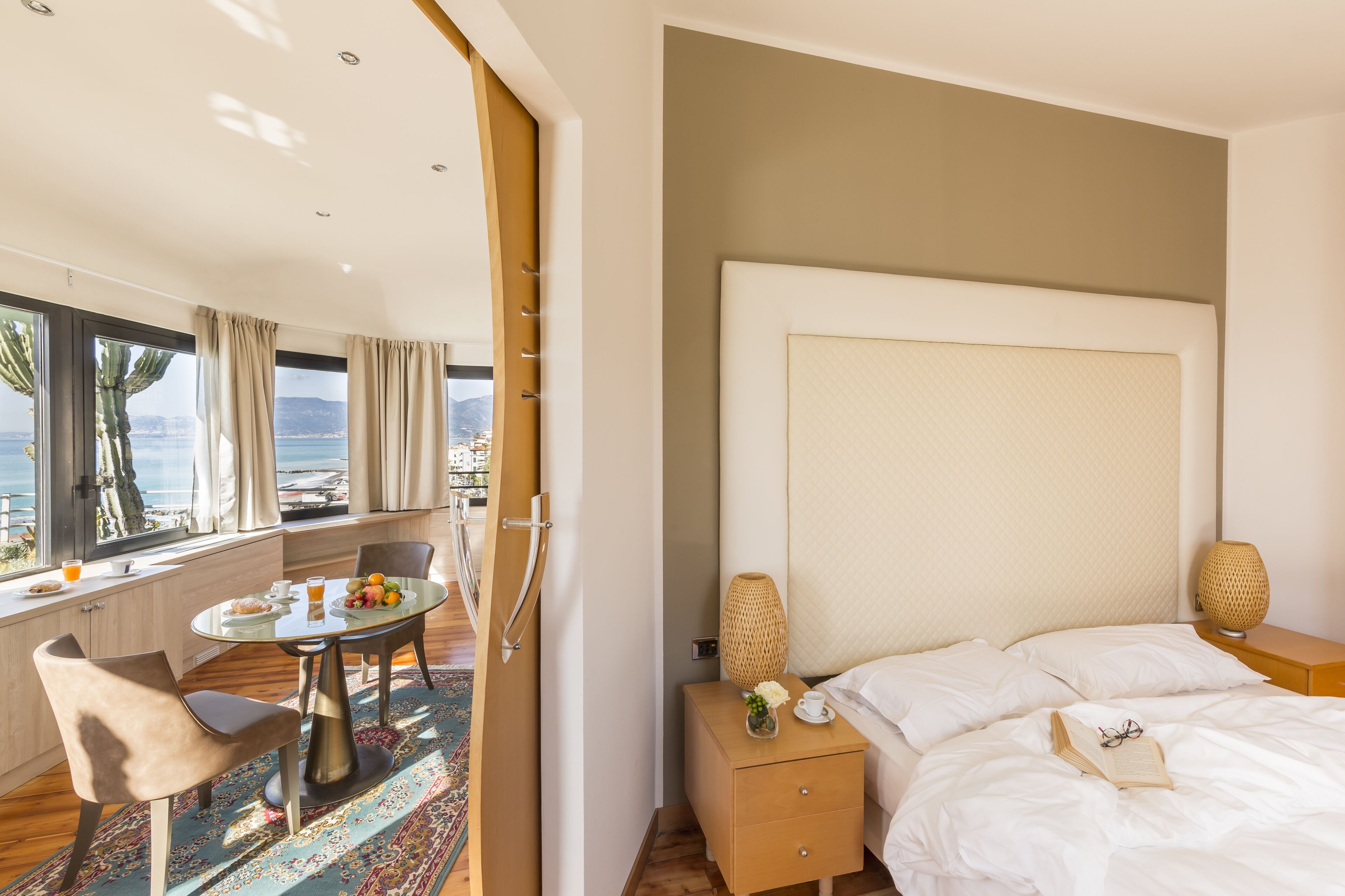 suite, sea view | minibar, in-room safe, desk, soundproofing
