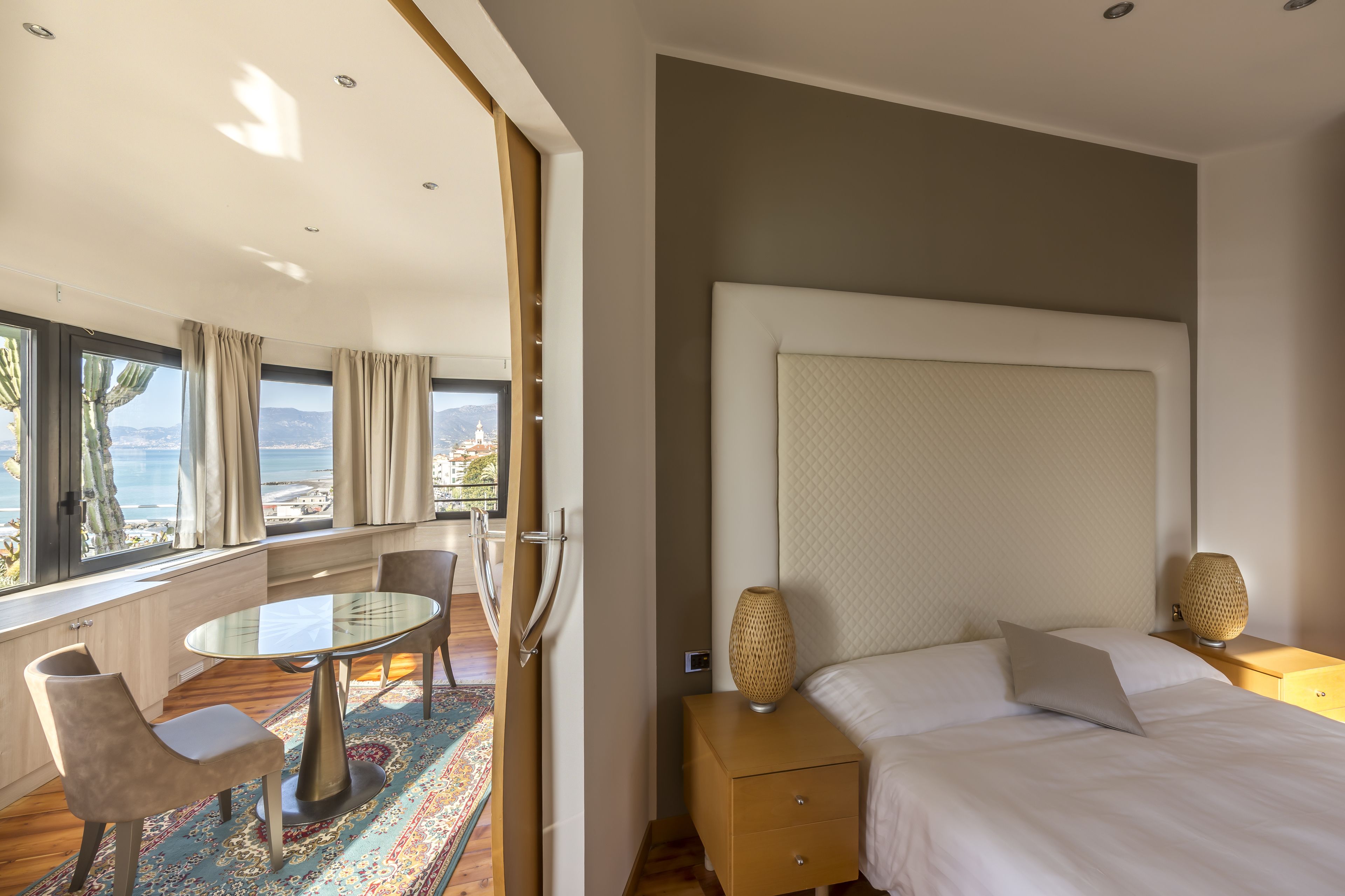 suite, sea view | minibar, in-room safe, desk, soundproofing