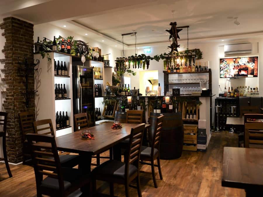 Déjeuner et dßner servis sur place