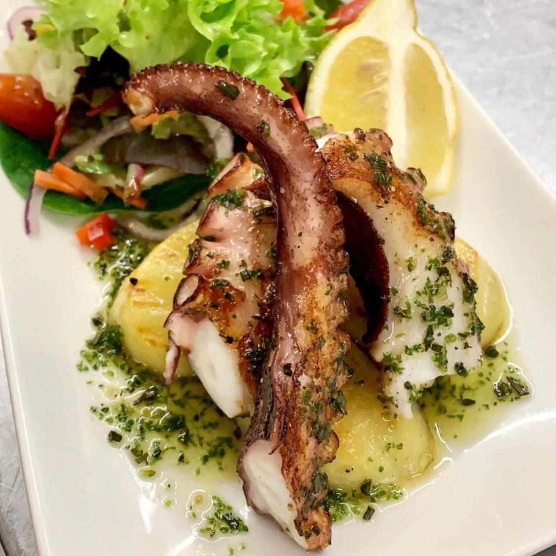 lunch and dinner served