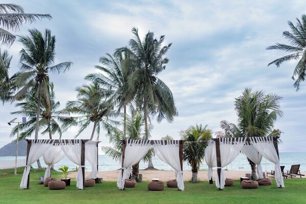 Näkymä rannalle/valtamerelle