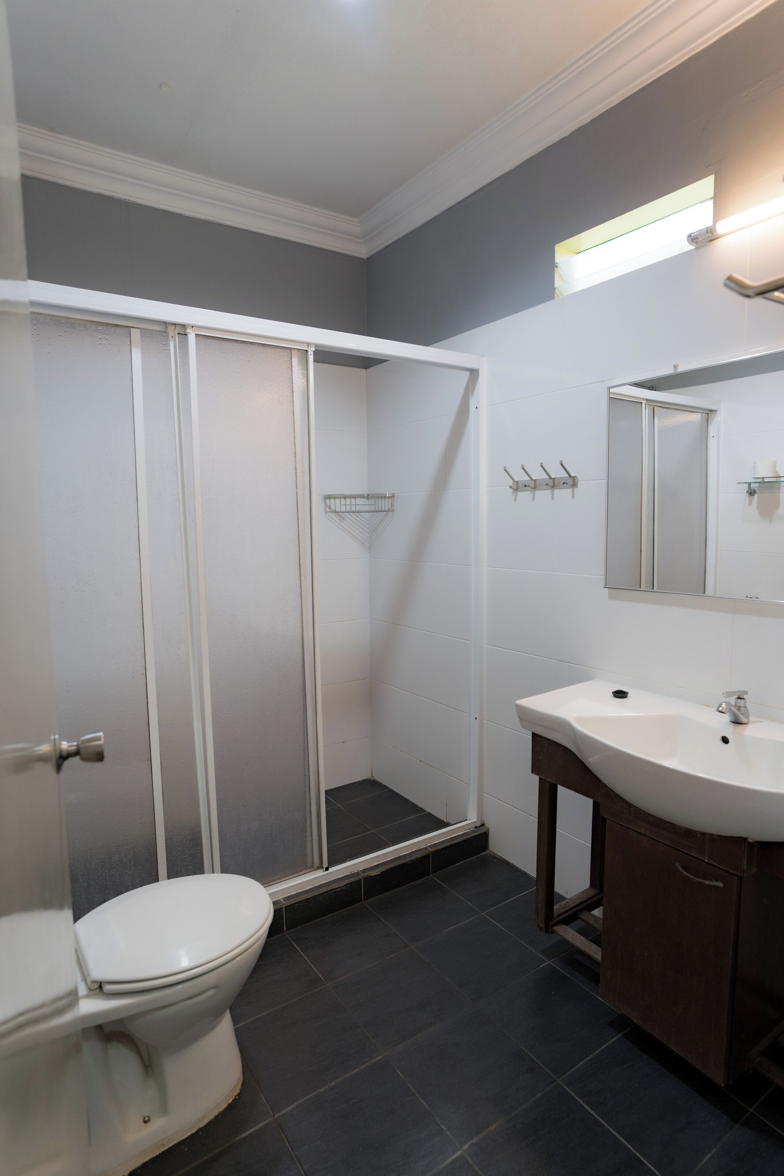 free toiletries, hair dryer