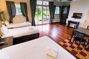 Familie-alpehytte | Skrivebord, blendingsgardiner, strykejern/-brett og wi-fi (inkludert)