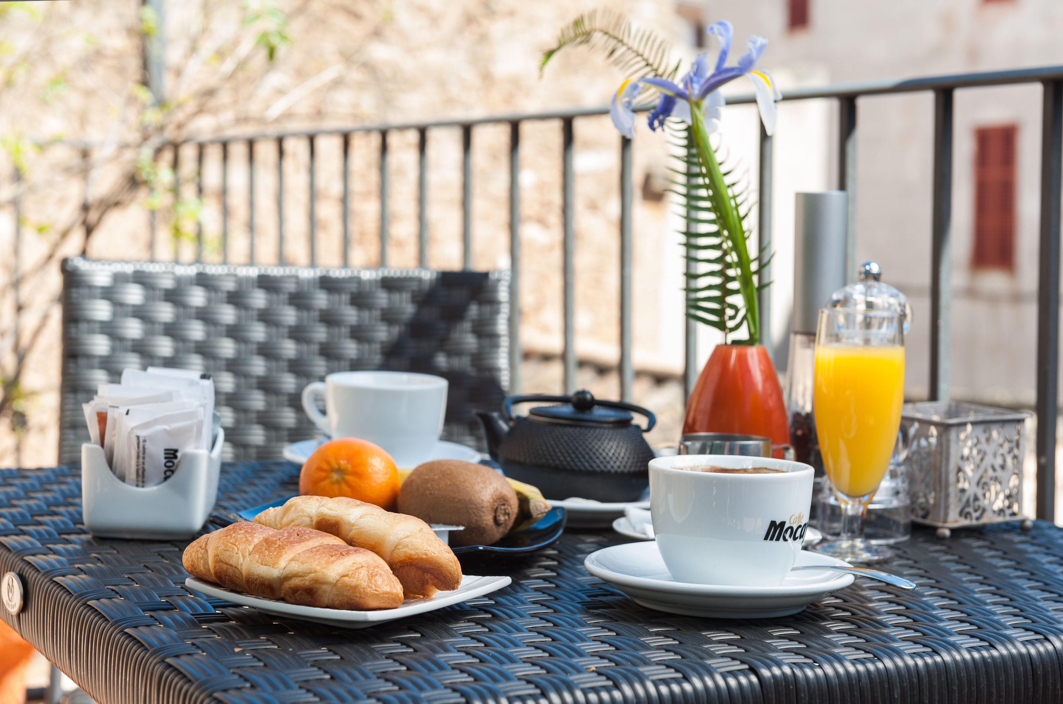 minibar, in-room safe, individually decorated, individually furnished