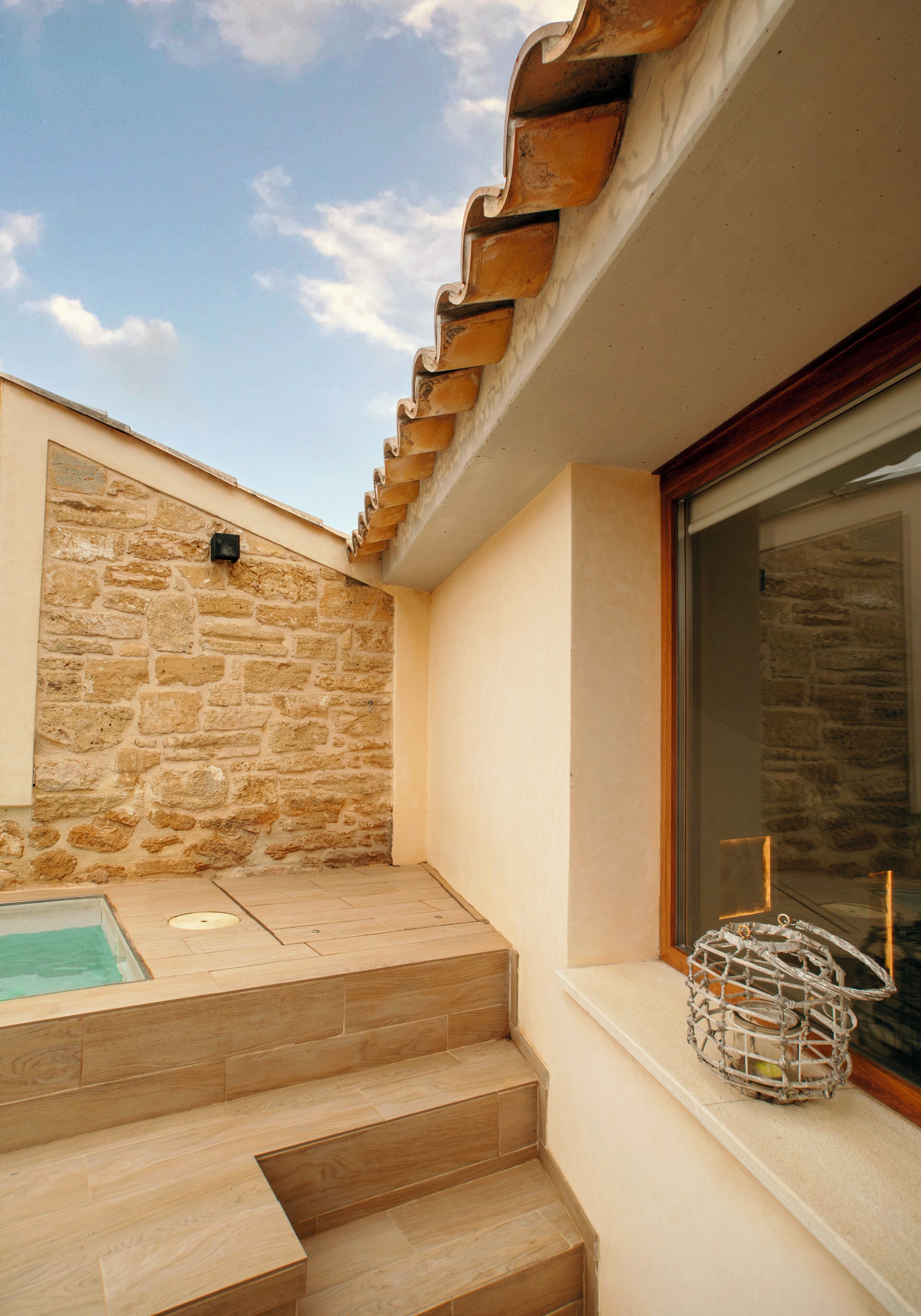 Minibar, in-room safe, individually decorated, individually furnished