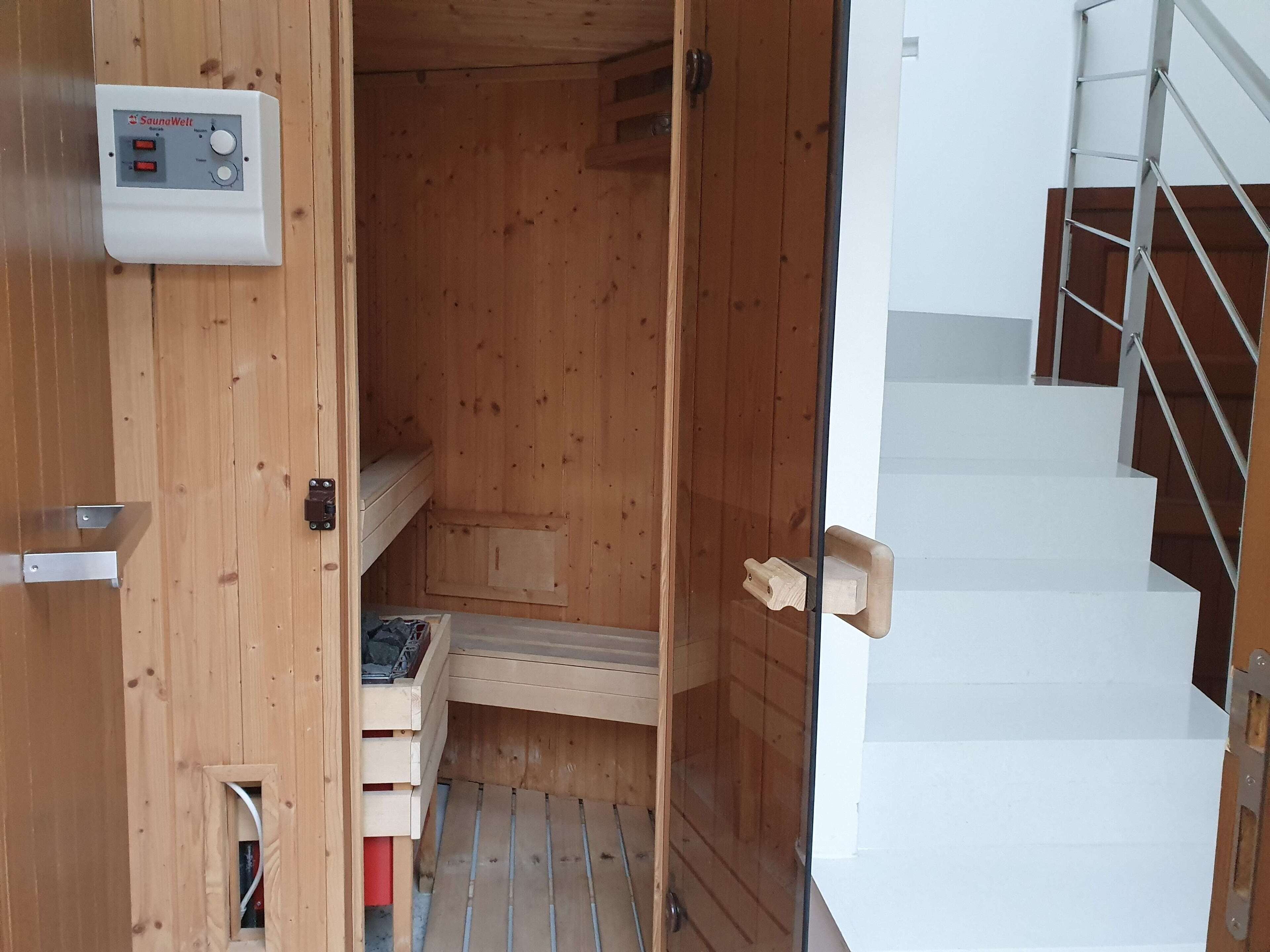 luxury suite, private pool | minibar, in-room safe, individually decorated, individually furnished