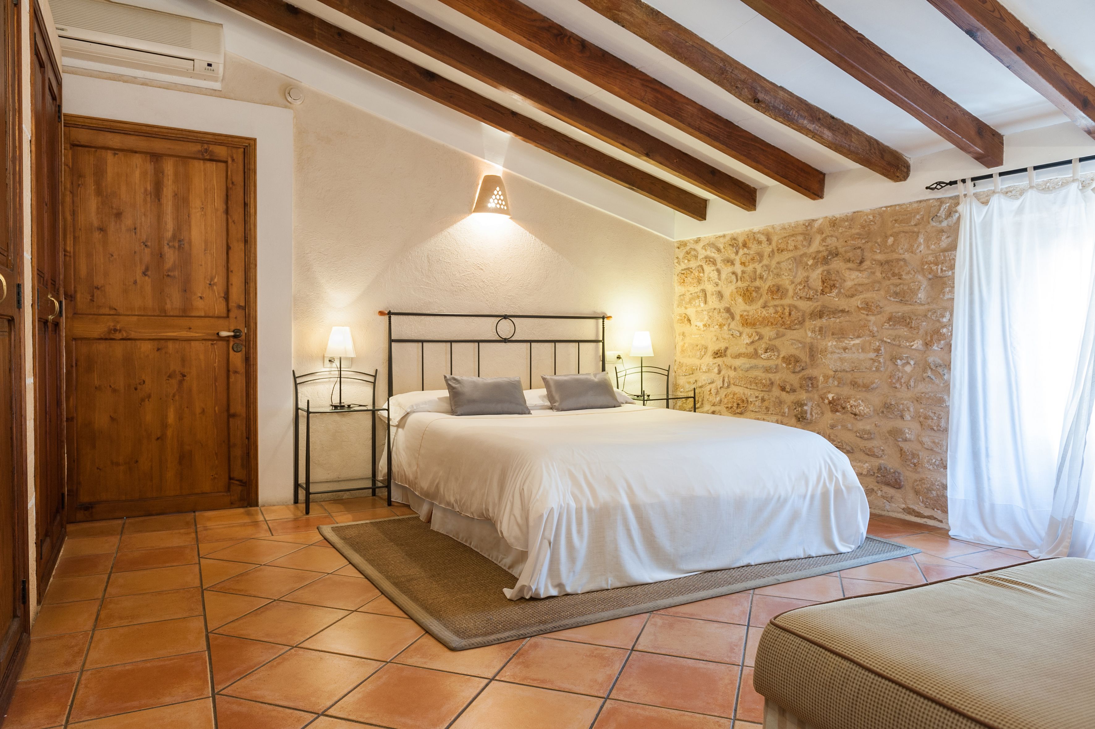 minibar, in-room safe, individually decorated, individually furnished