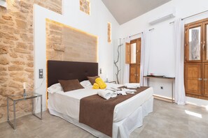 Minibar, safe på rommet, individuelt dekorert og individuelt innredet