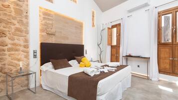 Luxe suite, privézwembad | 1 slaapkamer, een minibar, een kluis op de kamer