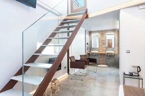 Minibar, in-room safe, individually decorated, individually furnished