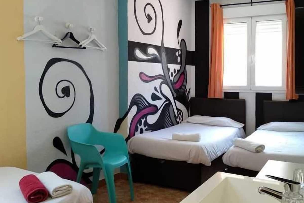 Chambre Triple, salle de bains privée