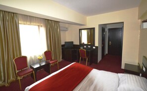 Pillow-top beds, minibar, in-room safe, desk - Ancor Hotel (Voluntari)