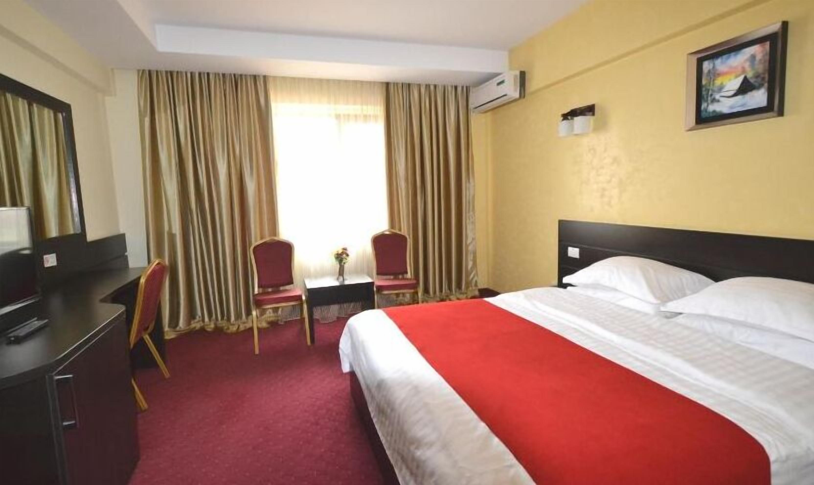Pillowtop beds, minibar, in-room safe, desk