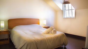 Standard Double or Twin Room, Multiple Beds, Non Smoking | Iron/ironing board, free WiFi, bed sheets
