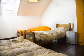 Standard Triple Room, 3 Single Beds, Non Smoking | Iron/ironing board, free WiFi, bed sheets