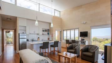 Ridge Site Villa, 1 Bedroom | Living area