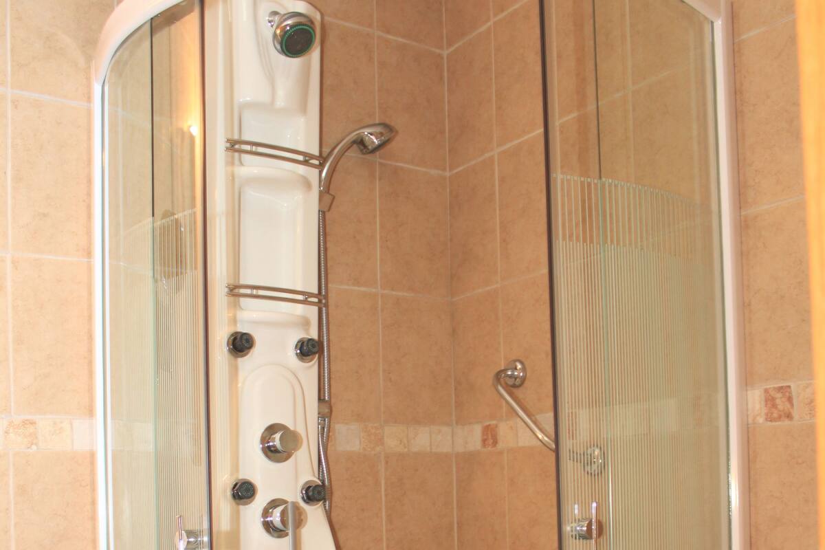 Suite, Park View | Bathroom | Hair dryer