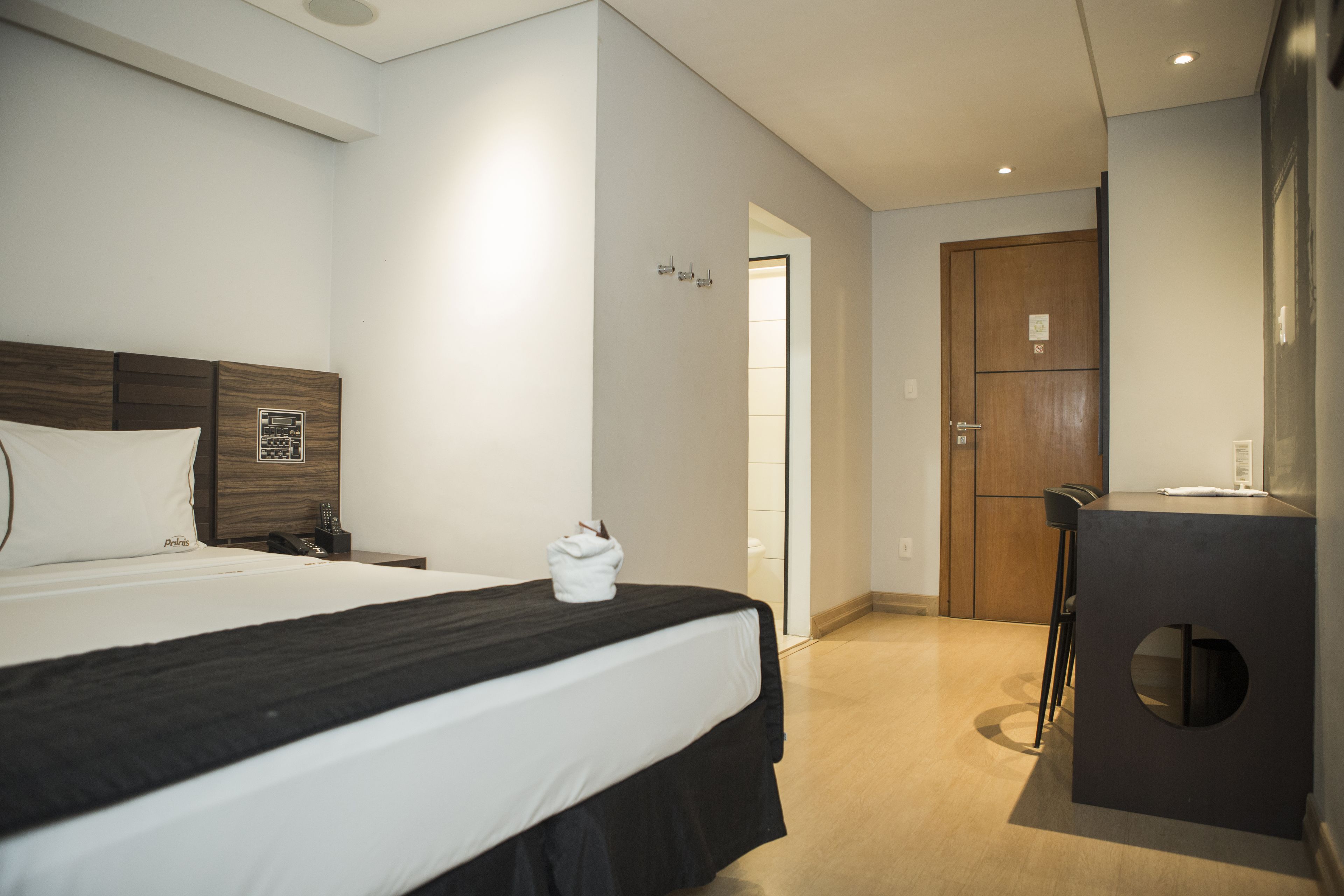 deluxe double or twin room | minibar, in-room safe, free wifi, bed sheets
