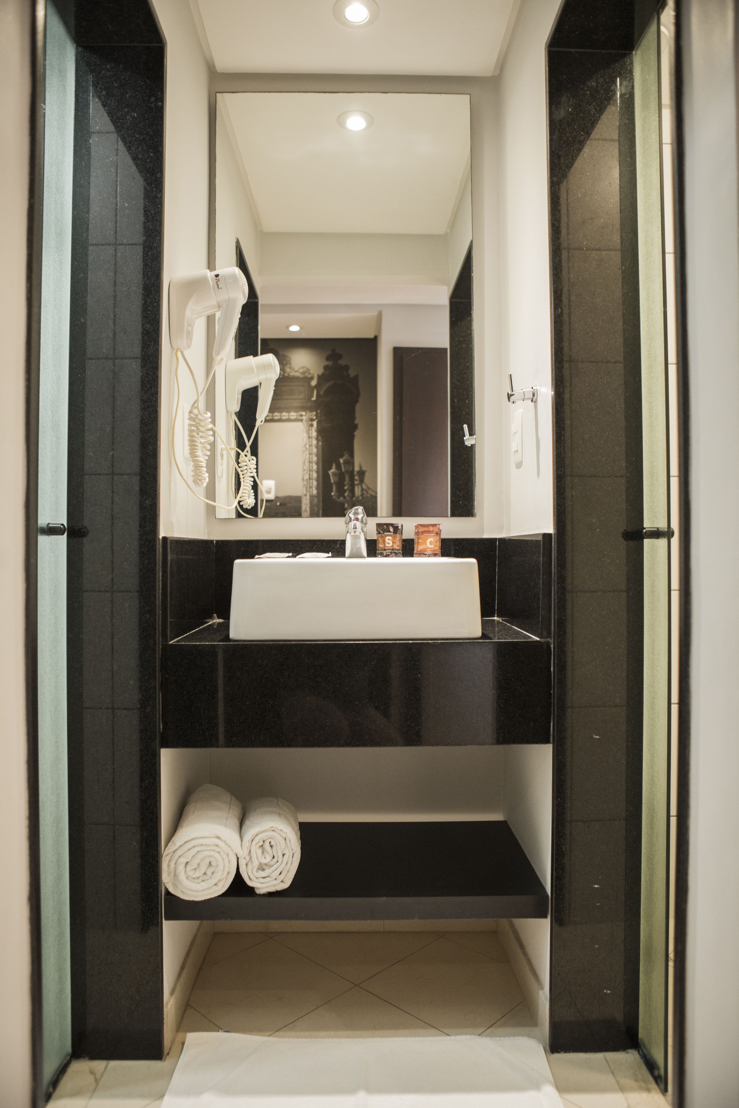 deluxe double or twin room | bathroom | free toiletries, hair dryer, towels