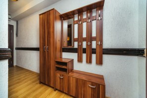 32-inch LED TV with satellite channels, TV - Vila Jadran (Bar)