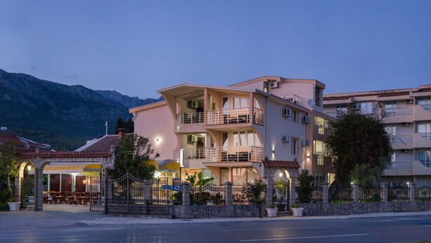 Unclassified image, 1 of 108, button - Vila Jadran (Bar)