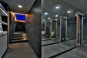 Espace de soins pour les couples, sauna, bain Ă remous, hammam, hammam