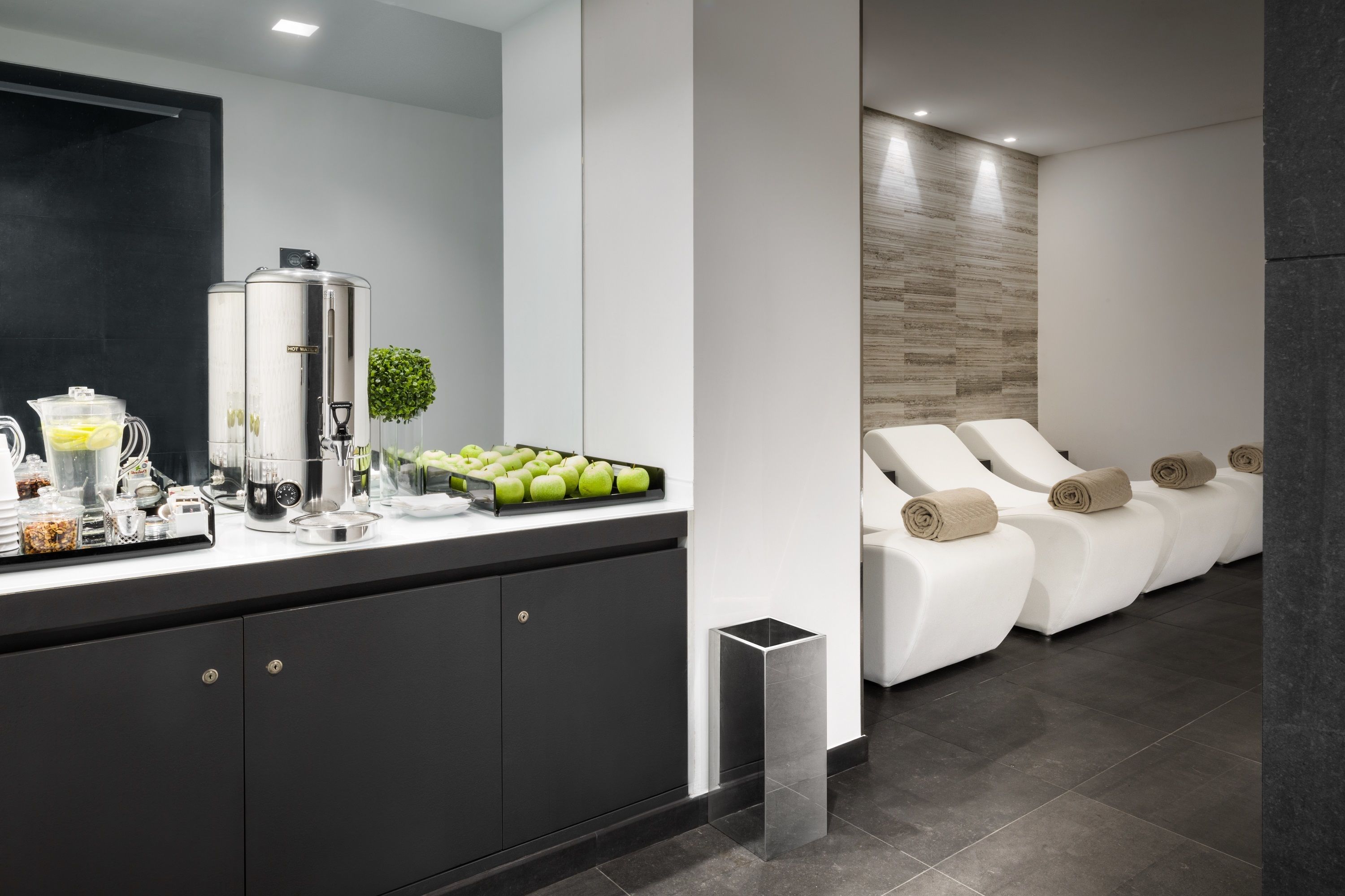 couples treatment room(s), sauna, hot tub, steam room