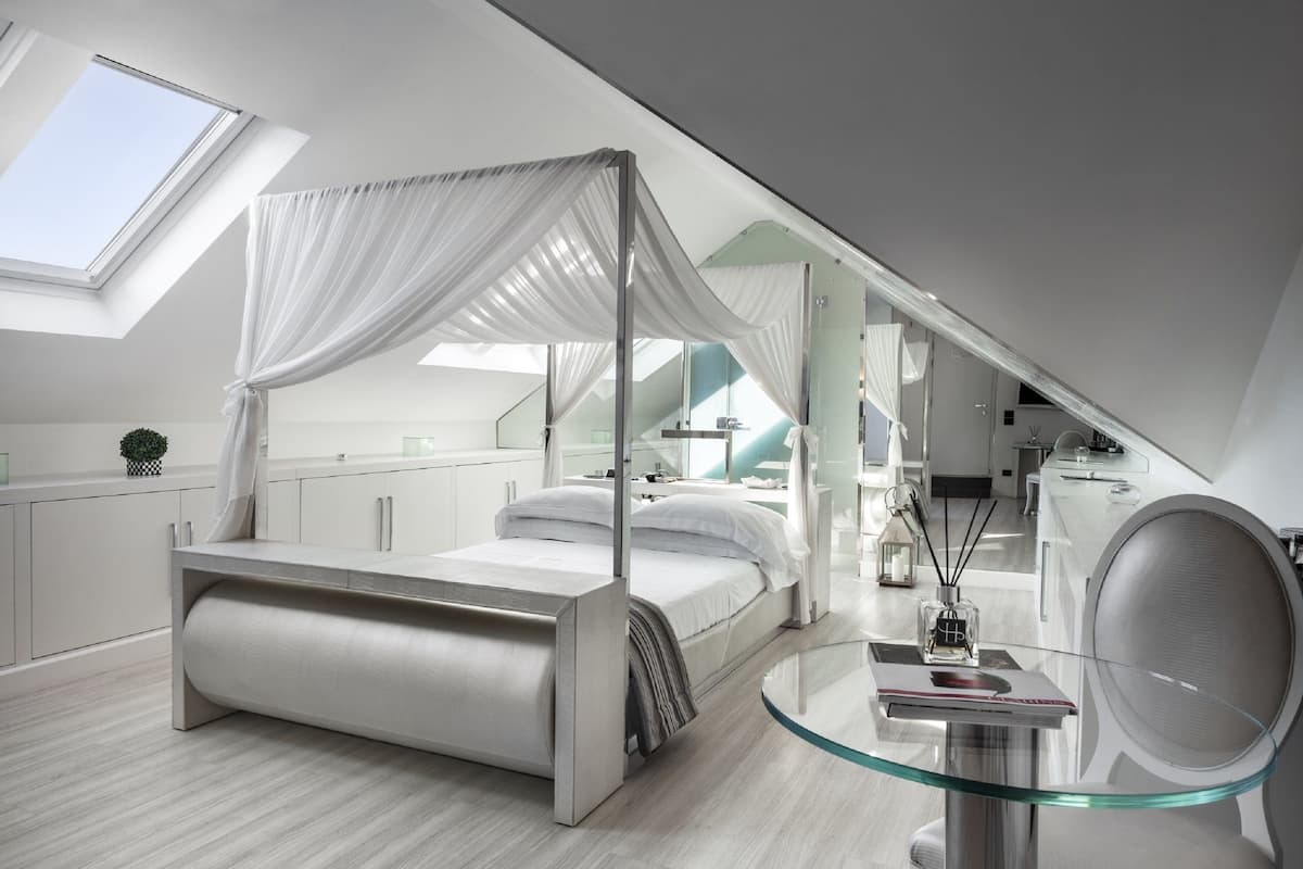 Klassieke suite, 1 slaapkamer | 1 slaapkamer, luxe beddengoed, donzen dekbedden, een minibar