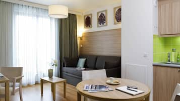 1 bedroom, in-room safe, desk, soundproofing