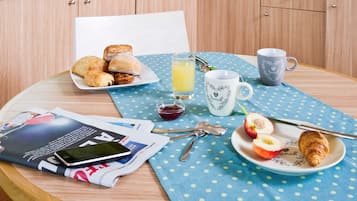 Daily buffet breakfast (EUR 19 per person)