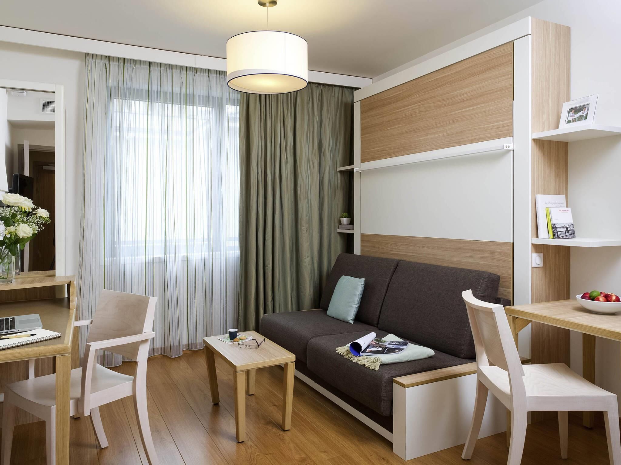 Studio, Multiple Beds | In-room safe, desk, soundproofing, iron/ironing board