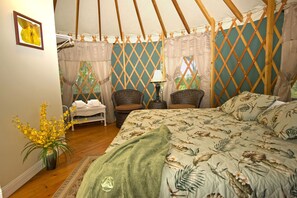 Luxury Tent | Hypo-allergenic bedding, blackout drapes, iron/ironing board, bed sheets - Hawaii Island Retreat (Kapaau)