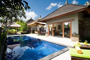 Outdoor pool - Bumi Linggah Villas Bali (Batubulan)