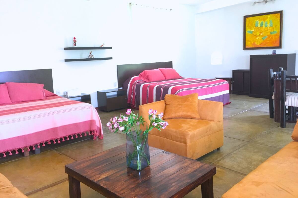 Suite triple | Premium bedding, down duvets, individually decorated