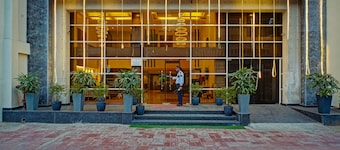 Hotel The Pearl - Newly Renovated in City Centre