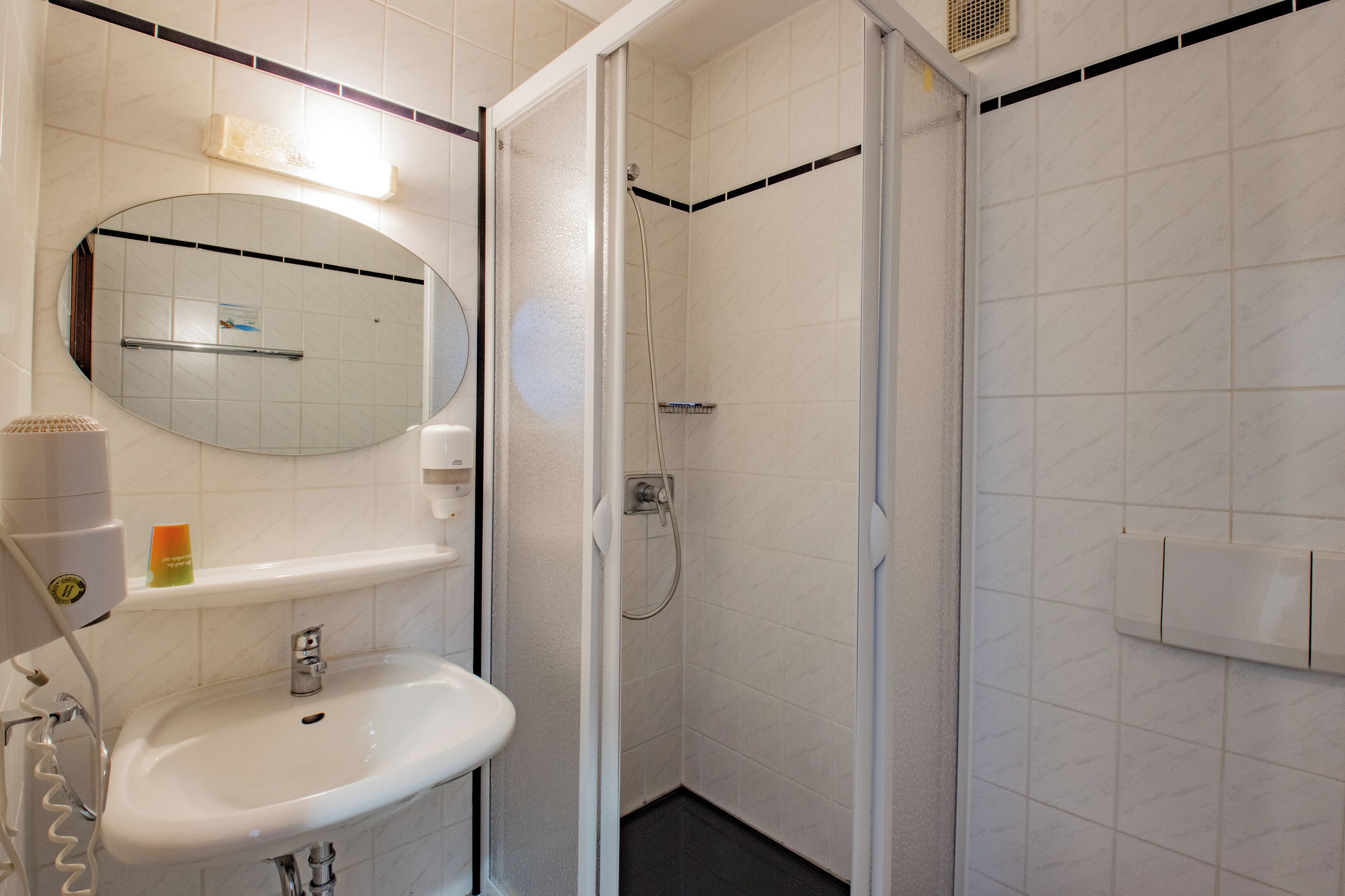 Einzelzimmer | Badezimmer