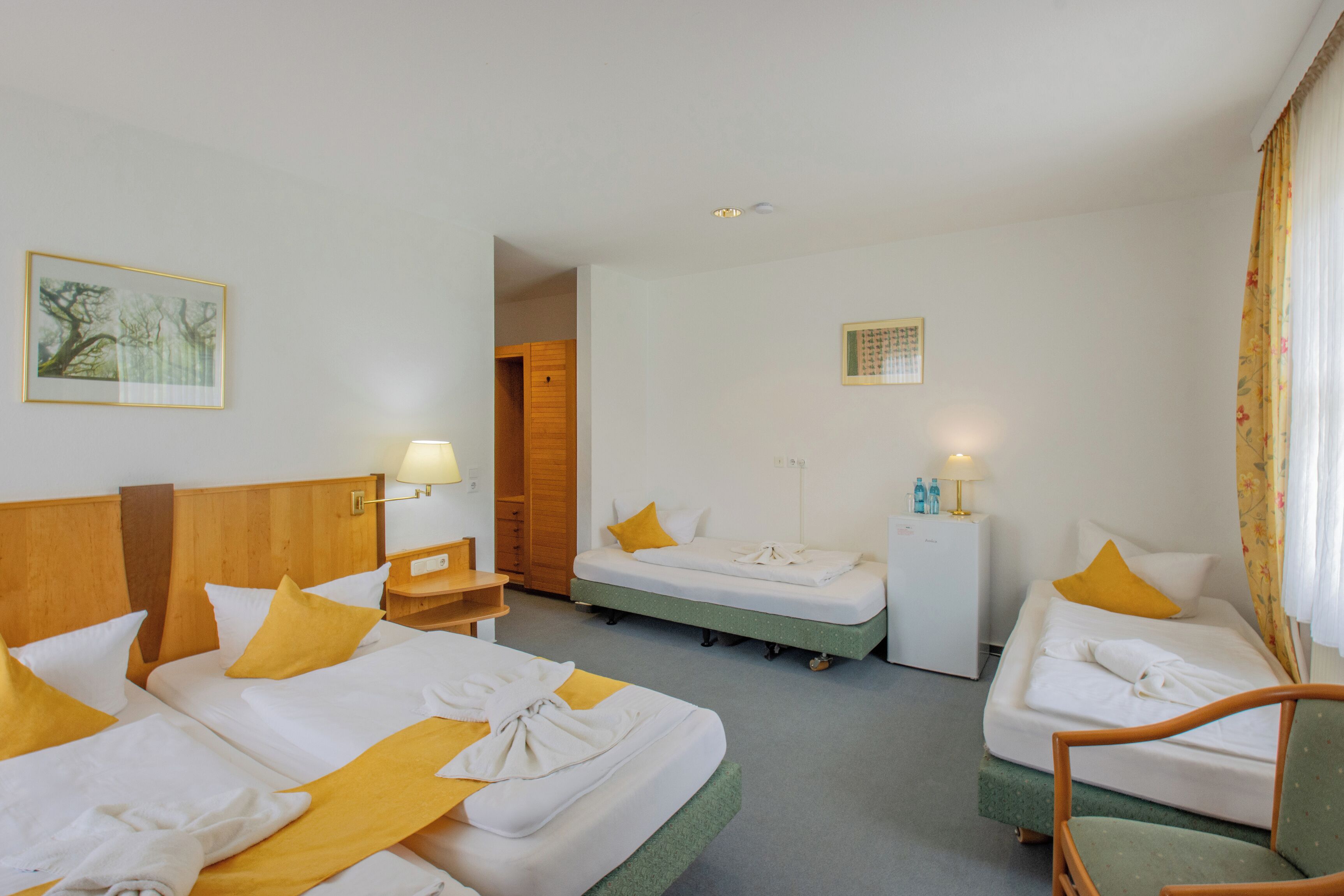 Bureau, Wi-Fi gratuit, décoration personnalisée, draps fournis