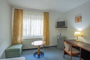 Quarto solteiro | Escrivaninha, Wi-Fi de cortesia, individualmente decorados