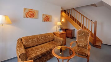 Suite | Schreibtisch, kostenloses WLAN, individuell dekoriert, Bettwäsche