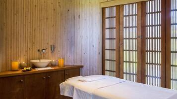 Couples treatment room(s), hot stone massages, Swedish massages