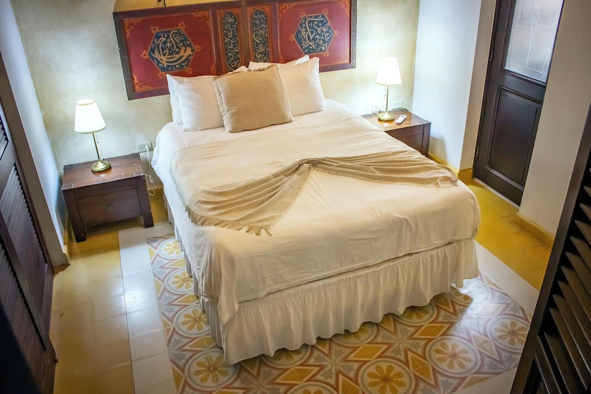 Deluxe Two Room Suites | Hochwertige Bettwaren, Daunenbettdecken, individuell dekoriert
