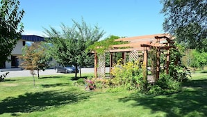 Front of property - Canadas Best Value Inn Kelowna (Kelowna)