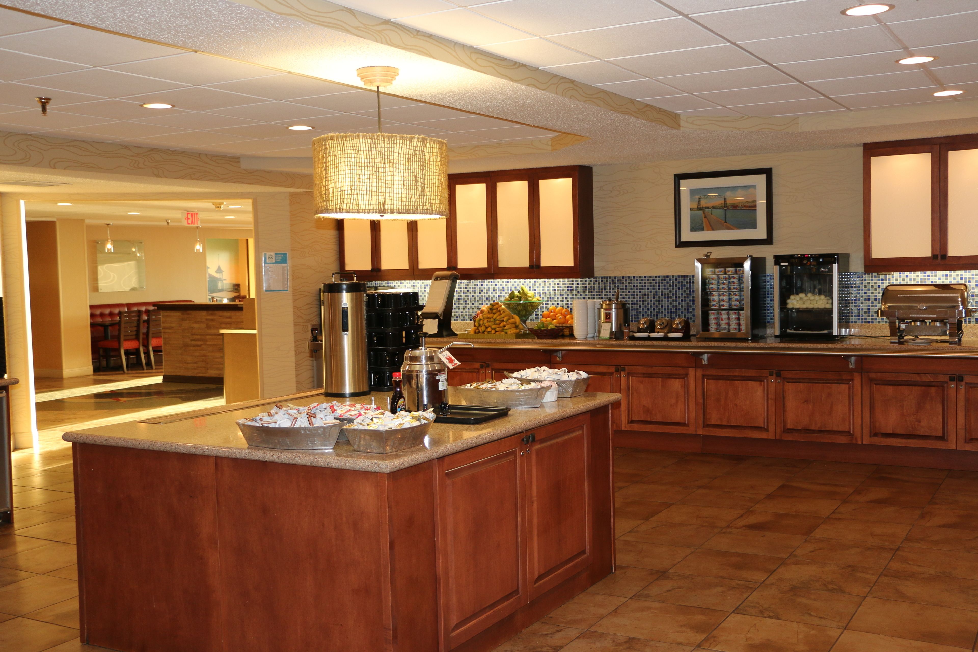 free daily continental breakfast