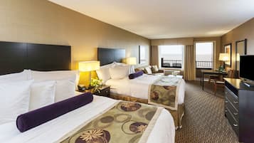 ๋๋ญ์ค๋ฃธ (2 Queens with Sofa bed Lakeview) | ํ๋ก์ฐํ ์นจ๋, ์ฑ
์, ์๋ง ์ปคํผ, ๋ค๋ฆฌ๋ฏธ/๋ค๋ฆฌ๋ฏธํ