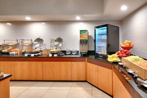 Café da manhã com buffet grátis