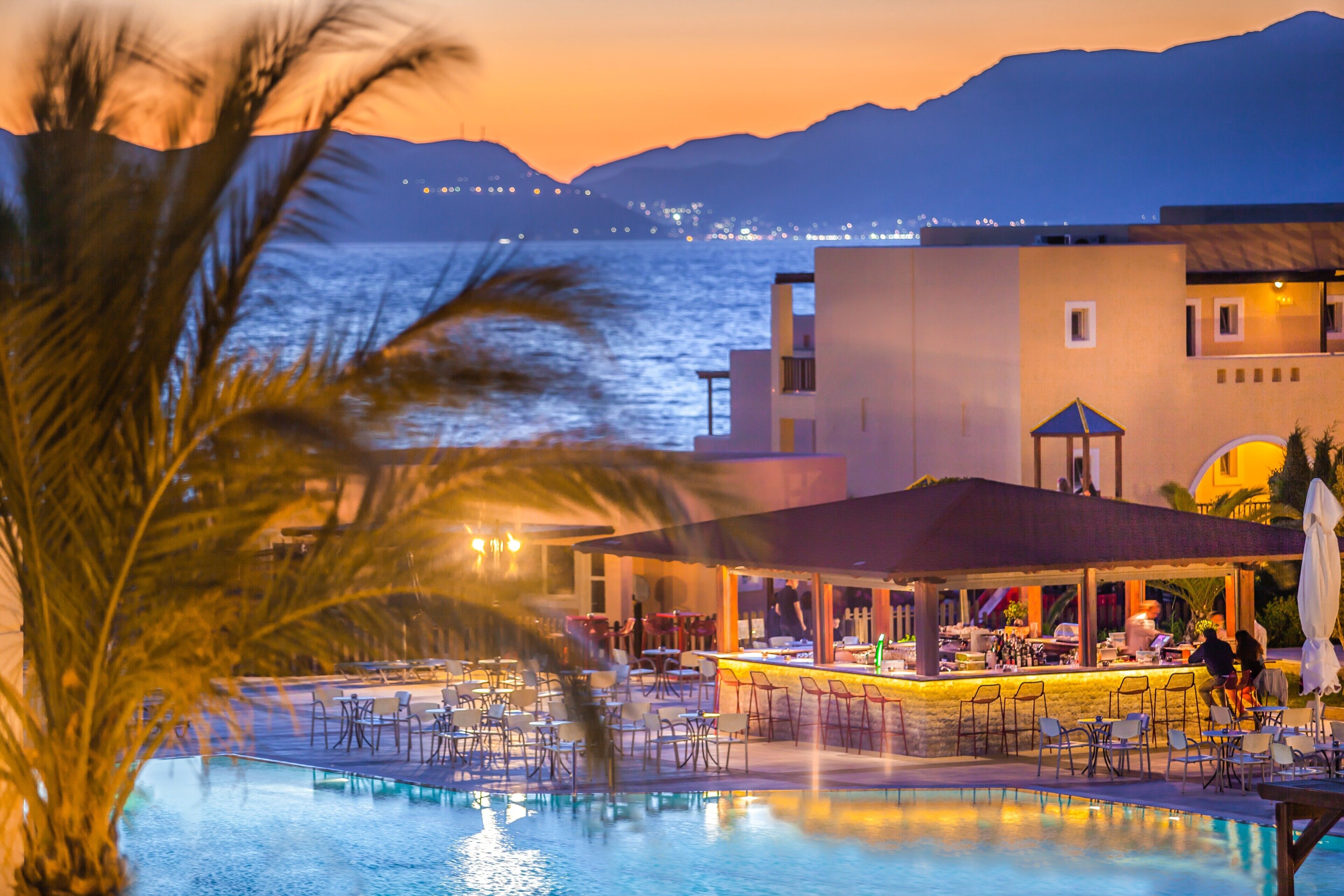 حمّام سباحة خارجي