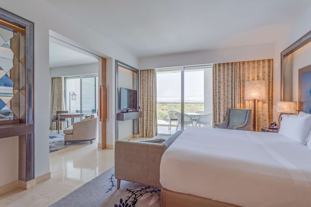 Phòng Suite Deluxe, 1 giường cỡ king | Quang cảnh từ phòng