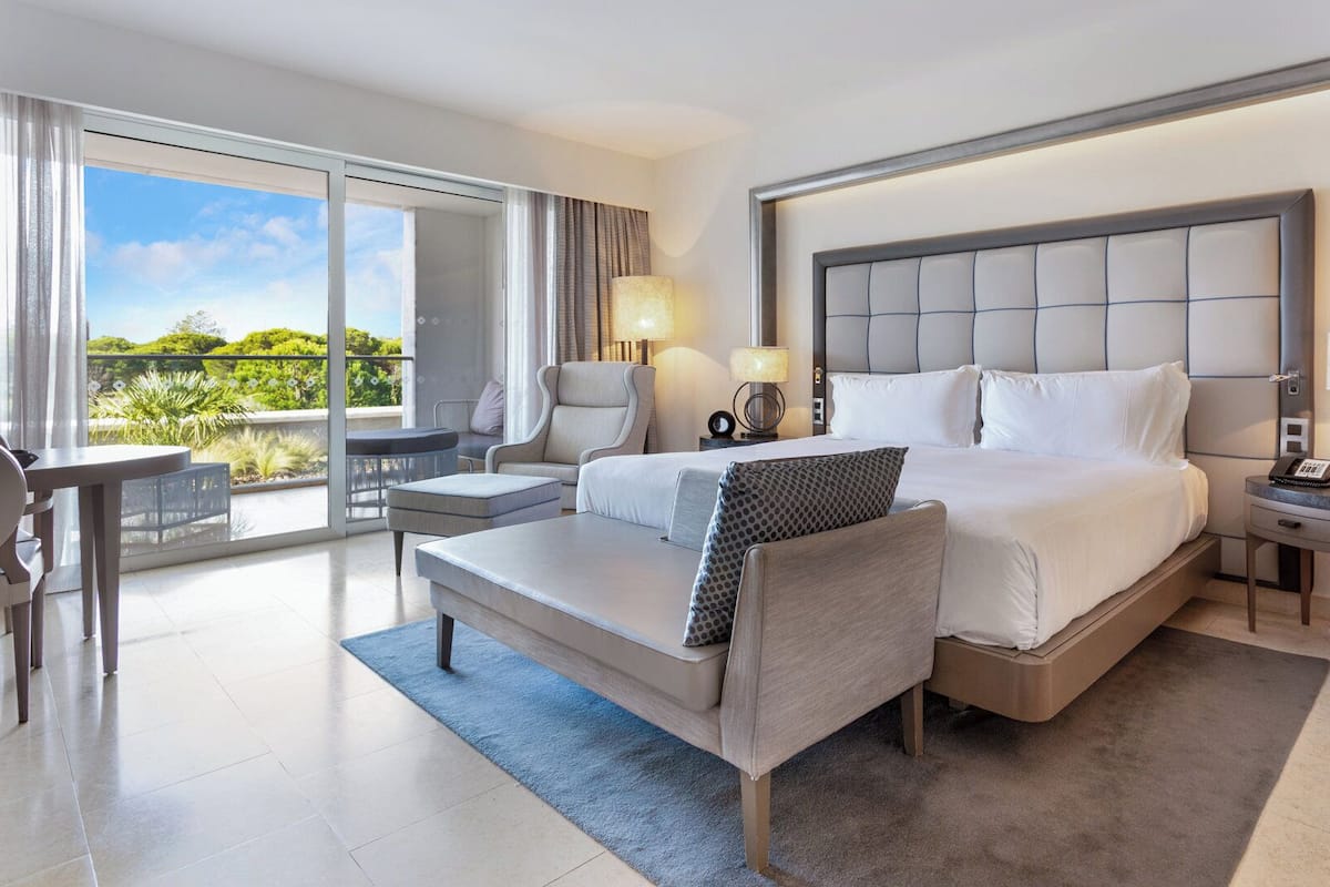 Hypo-allergenic bedding available, minibar, in-room safe, desk